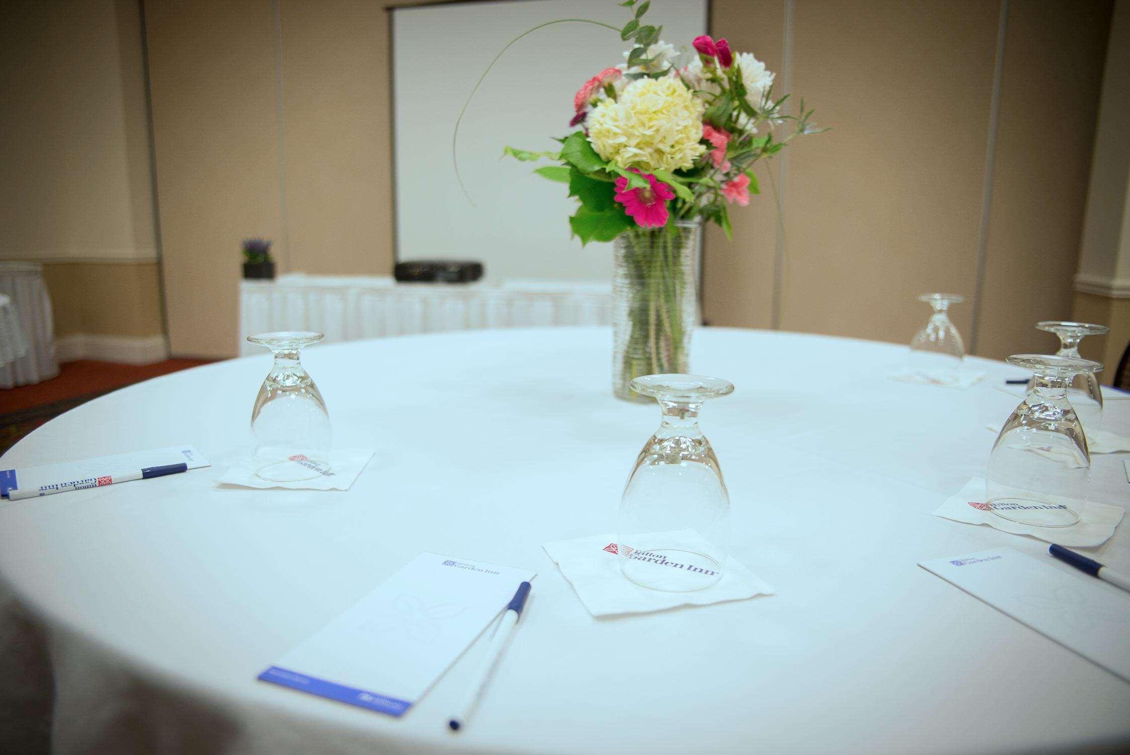 Hilton Garden Inn Halifax Airport Enfield Екстер'єр фото